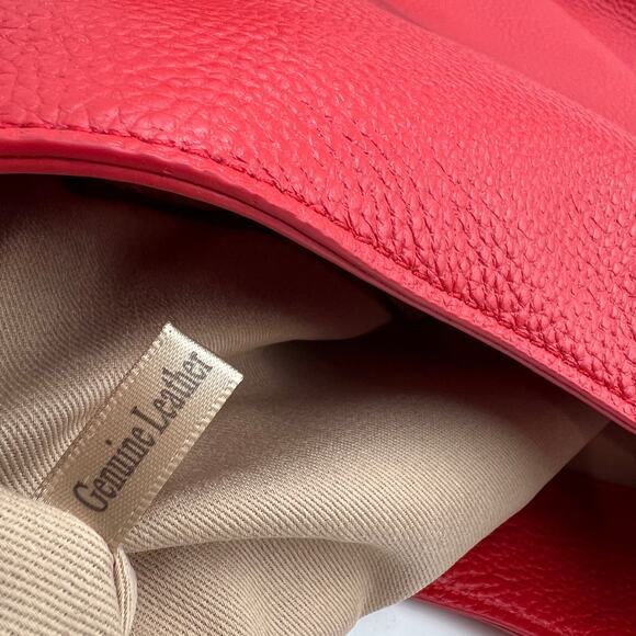 Tote Le Monde Red Leather Shoulder Bag - Picture 5 of 7